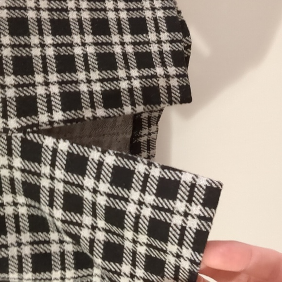 Comfy Stretchy Plaid Check Mini Skirt Slit Black and White Clueless M - Picture 2 of 4